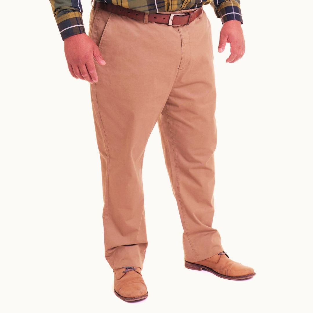 Pantalón frente plano slim fit spandex 090 tostado Tallas Grandes | MASX Chile