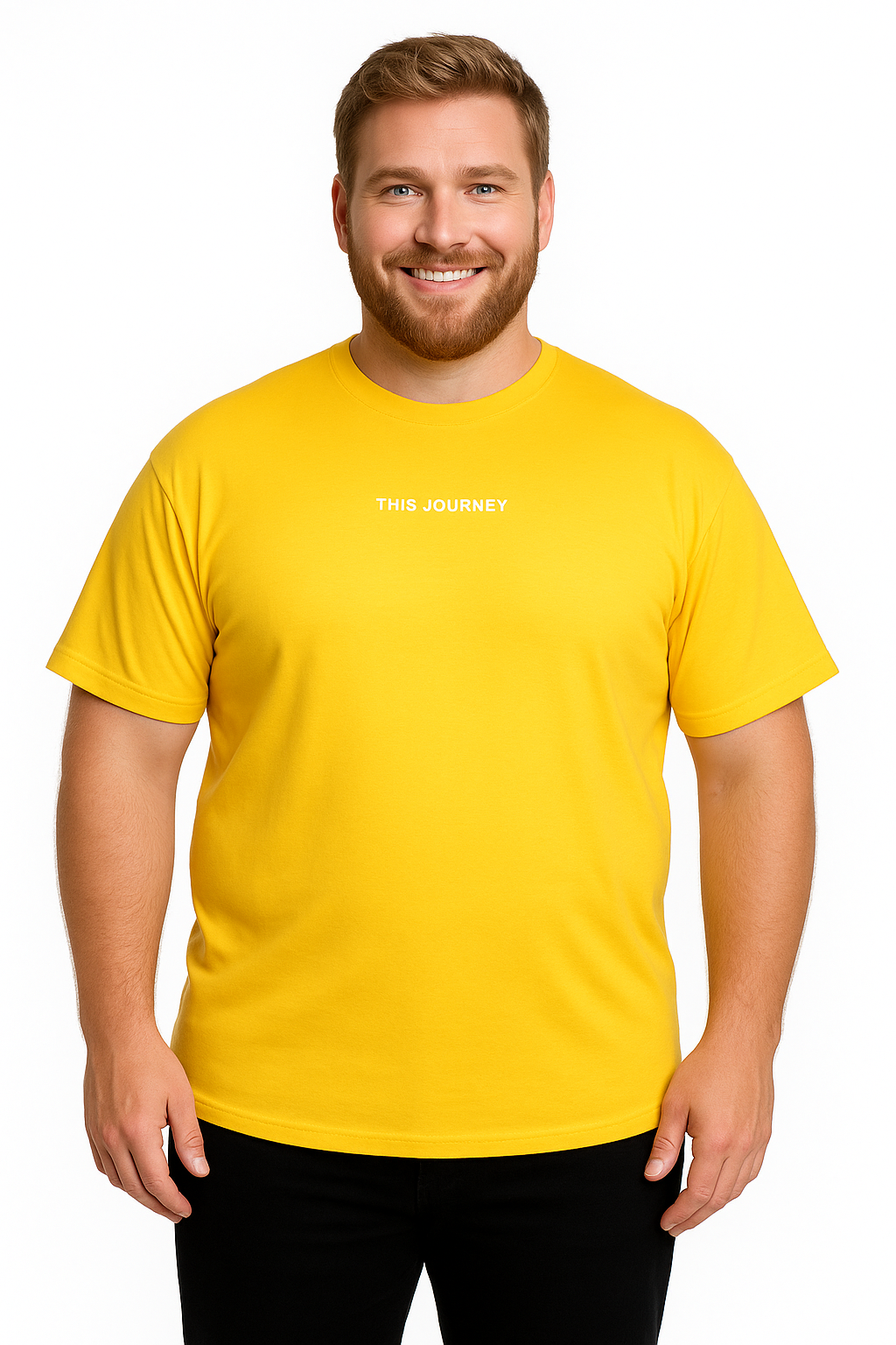 Hombre usando polera amarilla con estampado "This Journey", talla grande, MASX Chile.