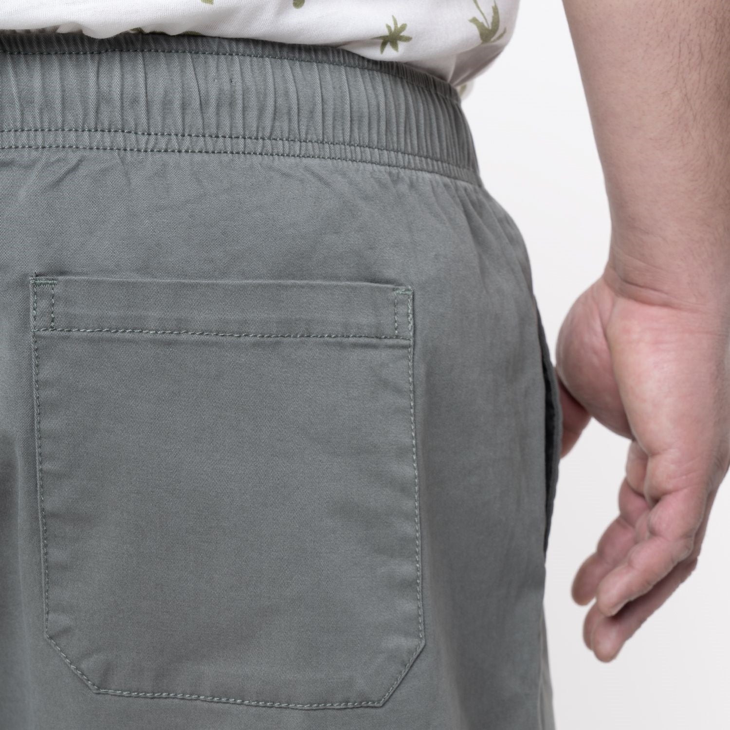 Bermuda jogger 017 verde musgo Regular fit