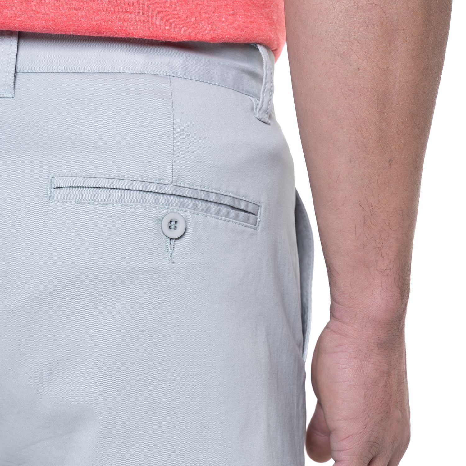 Bermuda gabardina frente plano 002 gris claro