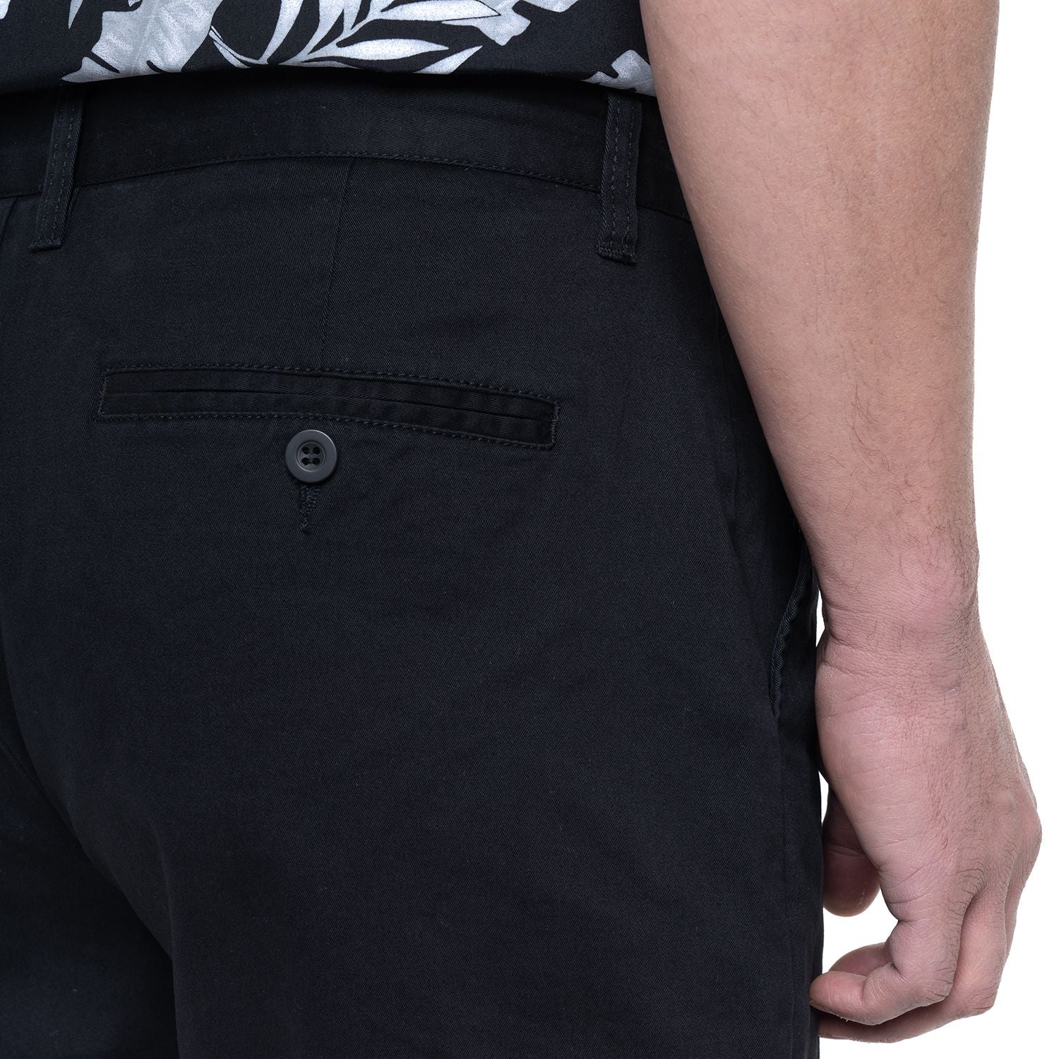 Bermuda frente plano 009 negro regular fit